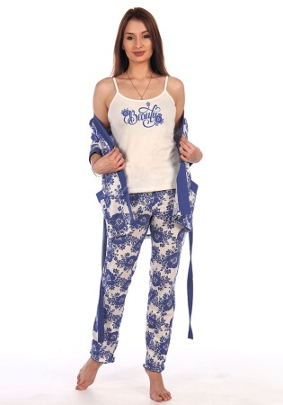 Состав:
Хлопок 100%
	Комплект женский, состоит из майки с принтом, свободных штанов и халата с запахом.

Обратите внимание: расцветка товара на сайте может отличаться от фактической расцветки. Оптовый склад оставляет за собой право поставить тов