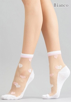 Состав:
Хлопок 55%
Полиамид 43%
Эластан 2%
     Женские фантазийные носки под кроссовки, выполненные из хлопка и прозрачной синтетической мононити. У модели комфортная резинка 