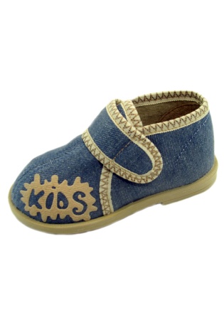 Легкие ботиночки РИМАЛ выполнены из качественных и безопасных материалов, материалом верха и подклада служит текстиль, подошвы – ТЭП, нескользящий и гибкий. Фиксация стопы обеспечивается за счет удобной застежки-липучки велкро. Модель оснащена каблуком То