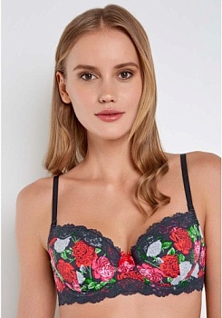 Состав:
Эластичное полотно
ПА 85%,
ПУ 15%
Эластичная сетка
ПА 88%,
ПУ 12%
Кружево
ПА 90%,
ПУ 10%
	Бюстгальтер формы Т-Shirt с формованной чашкой без Push-up для всех размеров выполнен из принтованного эластичного полотна, эластичной сетки и 