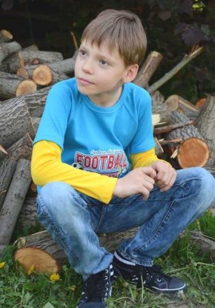 Состав:
Интерлок
Хлопок 100%
	Джемпер детский с аппликацией. Комбинированный рукав.