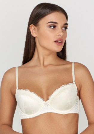 Состав:
Атласное полотно
ПЭ 97%,
ПУ 3%
Эластичное кружево
ПА 90%,
ПУ 10%
	Бюстгальтер формы T-Shirt  с формованной чашкой без Push-ap для всех размеров. Детали бюстгальтера выполнены из атласного жаккардового полотна, декорированы эластичной ле