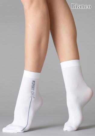 Состав:
Полиамид 88%
Эластан 12%
     Непрозрачные фантазийные носки плотностью 50 ден, выполненные из мягкой микрофибры с надписью в виде хештега на боковой части. Удобная резинка создает дополнительный комфорт, а укрепленный мысок усиливает прочн