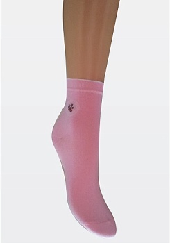 Состав:
Модал: 66%, 
Полиамид: 32%, 
Эластан: 2%.
	Женские демисезонные носки с небольшим рисунком на паголенке.