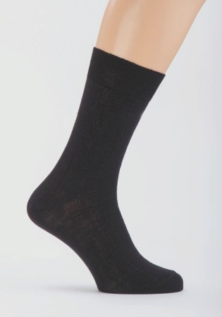 Состав: 
Шерсть 31%, 
Нитрон 31%, 
ПА 38%
	На боковой части паголенка рельефный рисунок.