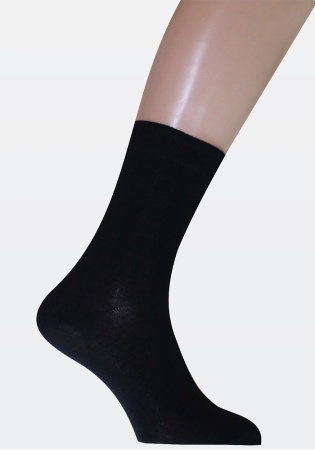 Сосатв:
Хлопок: 56%, 
Полиамид: 43%, 
Эластан: 1%.
	Демисезонные мужские носки эконом-сегмента.