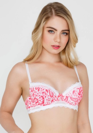 Состав:
Эластичная сетка
ПА 88%,
ПУ 12%
Эластичное кружево
ПА 90%,
ПУ 10%
	Бюстгальтер T-Shirt с формованной чашкой с небольшим мягким Push-Up для всех размеров. Детали бюстгальтера выполнены из принтованной эластичной сетки и узкого кружева. Ц