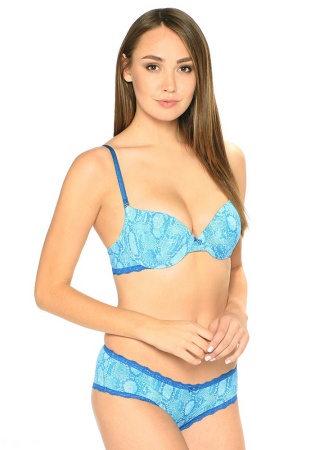 Состав:
Эластичное полотно
ПА 85%, 
ПУ 15%
Эластичное кружево
ПА 90%, 
ПУ 10%
Ластовица
Хлопок 100%
	Трусики-боксеры выполнены из эластичного принтованного полотна, декорированы узким кружевом. Передняя деталь декорирована бантиком. 