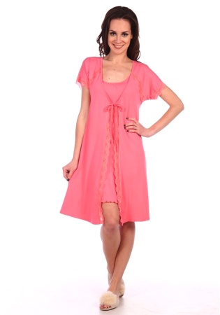 Состав: 
Вискоза 95% 
Лайкра 5%
	Женский комплект для сна, состоит из сорочки и халата на завязке. 

Обратите внимание: расцветка товара на сайте может отличаться от фактической расцветки. Оптовый склад оставляет за собой право поставить товар 