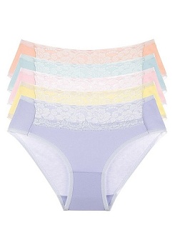 Состав:
Вискоза  95%
Эластан 5%
      Детские трусы для девочки. Спереди укаршены кружевной вставкой. Цвета ассорти. 