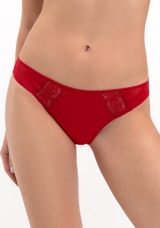 Состав:
Эластичное полотно
ПА 85%
ПУ 15%
Эластичное кружево 
ПА 90%
ПУ 10%
Ластовица
100% хлопок
     Женские трусы-классика. Детали выполнены из эластичного полотна и украшены кружевом. Задняя деталь украшена вырезом. Ластовица из 100% хлопк