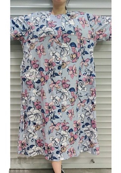 Состав:
Хлопок 100%
	Женский халат-баттал на пуговицах. 

Обратите внимание: расцветка товара на сайте может отличаться от фактической расцветки. Оптовый склад оставляет за собой право поставить товар любого цвета, который имеется на данный момент.	