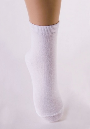 Состав: 
Хлопок 74%, 
Полиамид 24%, 
Эластан 2%
	Однотонные носки для танцев. Преимущественно в белом цвете.