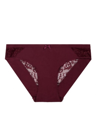 Состав:
Нейлон 80%
Эластан 20%
	Стильные, красивые женские трусы-слипы цвета марсала, модель дополняет элегантное кружево.