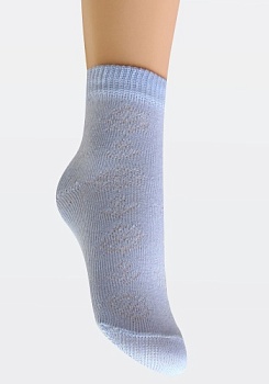 Состав: 
Хлопок 100%
	Летние носки для мальчика с небольшим рисунком в тон носка.