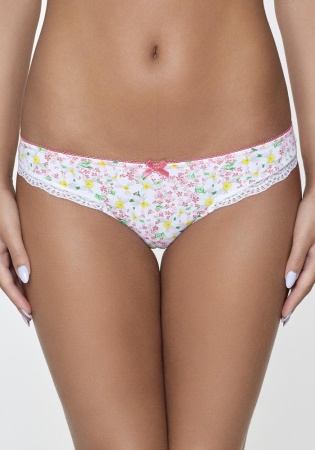 Состав:
Эластичное полотно
ПА 85%
ПУ 15%
Кружево
ПА 90%
ПУ 10%
Ластовица
Хлопок 100%
	Трусики классические выполнены из эластичного принтованного полотна,  декорированы узким кружевом. Линия талии декорирована эластичной лентой с фестонами. П