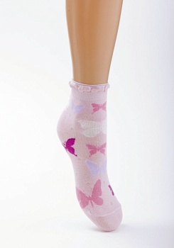 Состав: 
Хлопок 67%, 
Полиамид 31%, 
Эластан 2%
	Летние носки для девочек с фантазийной рюшей, в упаковке два рисунка.