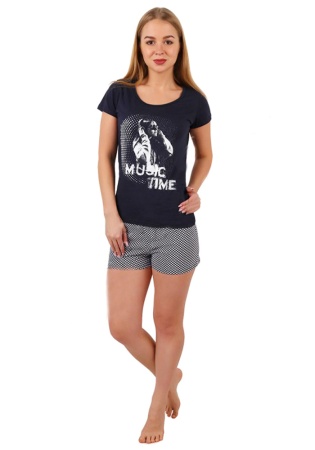 Состав:
Хлопок 100%
	Комплект состоит из шорт и футболки.Футболка полуоблегающего силуэта, шорты свободного кроя.

Обратите внимание: расцветка товара на сайте может отличаться от фактической расцветки. Оптовый склад оставляет за собой право пос