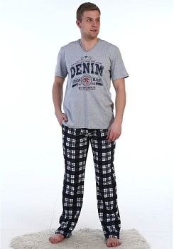 Состав: 
Кулирка 
Хлопок 100% 
	Костюм мужской состоит из футболки и брюк.