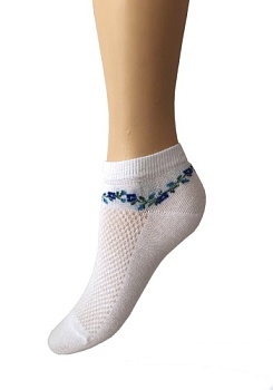 Состав:
Хлопок 72%
ПА 23%
Эластан 5%
	Носки женские летние укорочённые с перфорацией и рисунком по паголенку. Цвета ассорти. 