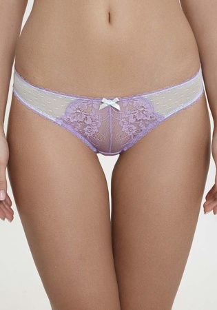 Состав:
Эластичное кружево
ПА 90%
ПУ 10%
Жакардовая сетка 
ПА 88%
ПУ 12%
Ластовица
Хлопок 100%
	Детали трусов выполнены из жакардовой сетки и кружева. Декорированы эластичной лентой с фестонами и бантиком. Внутренняя ластовица выполнена из хл