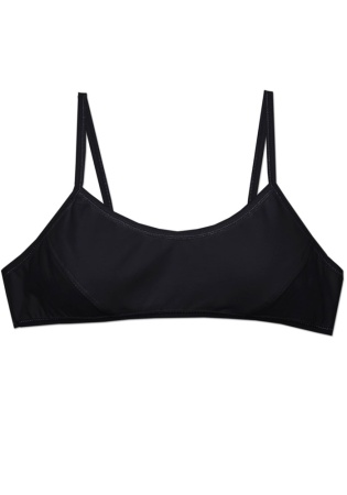 Состав:
Хлопок 95%
Эластан 5%
	Тканевое подростковое бюстье для девочки на тонких бретельках,  перед двойной с выточками для груди, сзади сплошная широкая полоса.