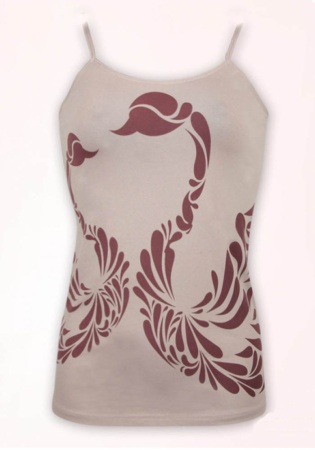 Состав:
Хлопок 95%
Эластан 5%
	Женская майка с орнаментом по всей длине 