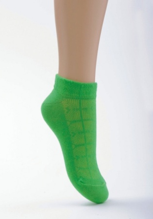 Состав: 
Хлопок 67%, 
Полиамид 31%, 
Эластан 2%
	Укороченные детские носочки, на передней части изделия перфорация.