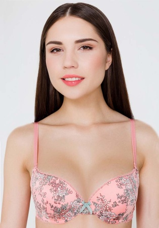 Состав:
Атласное полотно
ПЭ 97%,
ПУ 3%
Эластичное кружево
ПА 90%,
ПУ 10%
	Бюстгальтер классической формы с формованной чашкой с Push-ap для размеров 70AB, 75ABC, 80B и без Push-ap для размеров 70C, 75DE, 80CDE, 85BCD. Детали бюстгальтера выполн