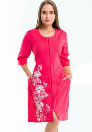 Состав:
Махра
Хлопок 100%.
	Женский махровый  халат на молнии. По бокам два втачных кармана. 

Обратите внимание: расцветка товара на сайте может отличаться от фактической расцветки. Оптовый склад оставляет за собой право поставить товар любого