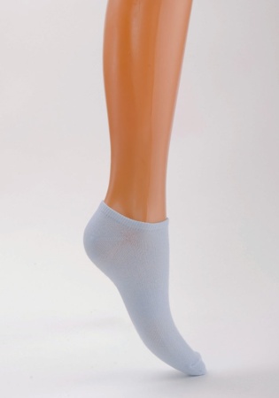 Состав: 
Хлопок 66%, 
Полиамид 32%, 
Эластан 2%
	Хлопковые носки-подследники с ажурным рисунком в верхней части изделия.