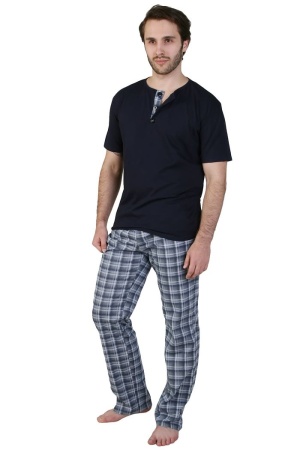 Состав:
Хлопок 100%
	Брюки прямого силуэта с цельнокроеным поясом на резинке, с двумя боковыми карманами. 