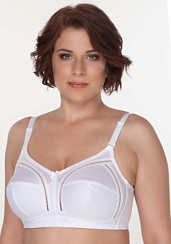 Состав:
Полиамид 75%
Хлопок 20%
Эластан 5%
   Бюстгальтер из неэластичного трикотажного полотна. Без каркасов. Нижние детали чашек из неэластичного трикотажного полотна, ламинированного хлопком. Отделка - тесьма с эффектом 