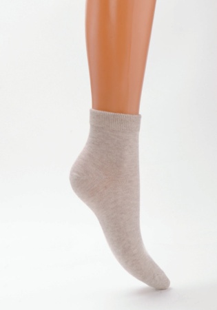 Состав:
Хлопок 76%
Полиамид 22%
Эластан 2%
	Демисезонные однотонные и меланжевые носки с заниженным бортиком.