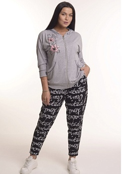 Состав:
Кулирка
Хлопок 100%
	Стильный костюм состоит из толстовки и брюк. Толстовка прямого покоя на молнии. Рукав втачной длиной 7/8  с манжетами по низу. Удлиненное плечо. Длина до линии бедер с поясом. Капюшон. Боковые карманы в стиле 