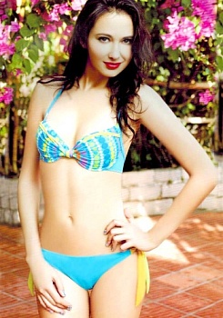 Состав:
Поламид 82%
Эластан 18%
	Женский раздельный купальник. Бюст с push-up, плавки с завязками. 