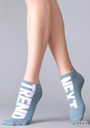 Состав:
Хлопок 75%
Полиамид 20%
Эластан 5%
     Укороченные хлопковые женские носки с комфортной резинкой и кеттельным швом. Верхняя часть стопы модели декорирована крупной контрастной надписью 
