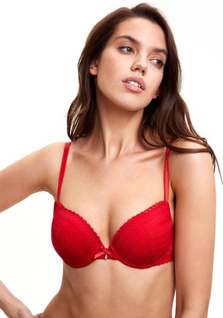 Состав:
Эластичное кружево 
ПА 90%
ПУ 10%
Эластичная сетка
ПА 88%
ПУ 12%
	Бюстгальтер классической формы с формованной чашкой с Push-up для размеров 70АВ, 75АВС, 80В и без Push-up для размеров 70C, 75DE, 80CDE, 85BCD. Детали бюстгальтера выполн