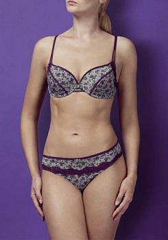 Состав:
Эластичное полотно
ПА 85%
ПУ 15%
Кружево
ПА 90%
ПУ 10%
Ластовица
Хлопок 100%
	Трусики-стринг выполнены из эластичного принтованного полотна и эластичного кружева. Линия талии декорирована эластичным узким кружевом. Передняя деталь дек