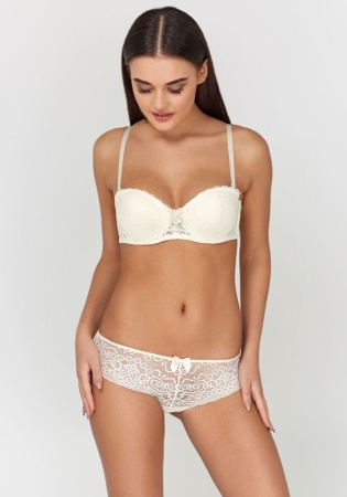 Состав:
Эластичное кружево
ПА 90%
ПУ 10%
Ластовица
Хлопок 100%
	Трусики-боксеры выполнены из эластичного кружева. Линия талии декорирована эластичной лентой с фестонами. Передняя деталь декорирована бантиком.