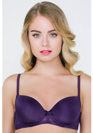 Состав:  
Эластичное полотно
ПА 85%, 
ПУ 15%
Кружево
ПА 90%,
ПУ 10%
	Базовый бюстгальтер T-Shirt из эластичной ткани и кружева, декорированный атласным бантиком с розочкой. Модель T-Shirt с формованной чашкой с небольшим Push-up для всех размер