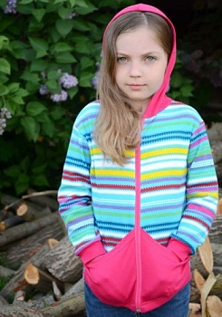 Состав:
Интерлок
Хлопок 100%
	Куртка на молнии с капюшоном.