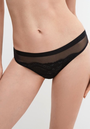 Состав:
Эластичная сетка
ПА 90%
ПУ 10%
Эластичное кружево
ПА 90%
ПУ 10%
Ластовица
Хлопок 100%
   Женские классические трусы. Детали трусов выполнены из эластичного полотна и кружева. Ластовица выполнена из 100% хлопка. 