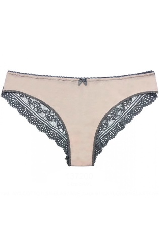 Состав:
Хлопок 95%,  
Эластан 5%
	Женские трусики из однотонного полотна и кружева, украшены атласным бантиком.