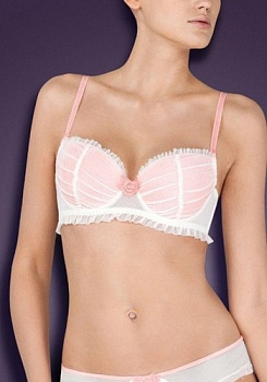 Состав:
Эластичная сетка
ПА 88%,
ПУ 12%
	Бюстгальтер формы T-Shirt с формованной чашкой без Push-Up для всех размеров. Детали бюстгальтера выполнены из эластичной жаккардовой сетки,  декорированы рюшей. Чашка декорирована сборкой по среднему шву. 