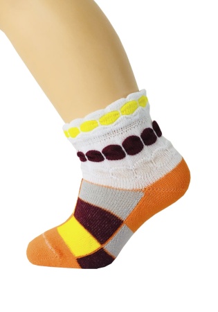 Состав:
Хлопок 84%
Полиамид 14%
Эластан 2%
	Носки для девочек гладкие с рюшей. Выпускаются в двух рисунках. 