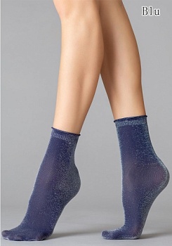 Состав:
Полиамид 56%
Полиэстер 22%
Люрекс 15%
Эластан 7%
     Полупрозрачные фантазийные носки с эффектом тюля и блестящим люрексом в составе, плотностью 50 ден, с укрепленным мыском и комфортной анатомической резинкой. Благодаря особенностям пле