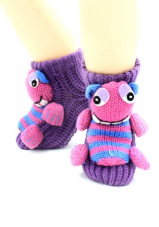 Состав: 
Акрил: 95%, 
Эластан: 5%.
	Детские носочки вязаные, с игрушкой 