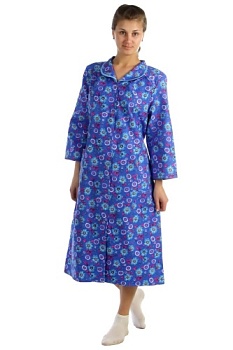 Состав:
Фланель Ярцево
Хлопок 100%
	Халат женский полуприлегающего силуэта с застежкой на петли-пуговицы. Воротник отложной. Рукав длинный, втачной. Низ изделия обработан швом в подгибку. Фланель (Хлопок 100%). Машинная стирка.

Обратите вниман