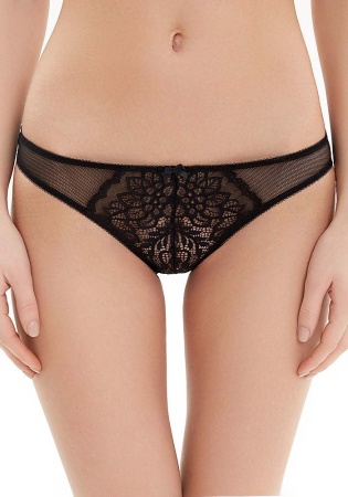 Состав:
Эластичная сетка
ПА 88%
ПУ 12%
Эластичное кружево
ПА 90%
ПУ 10%
Ластовица
Хлопок 100%
	Трусики классические выполнены из эластичной сетки и эластичного кружева. Передняя деталь декорирована бантиком.